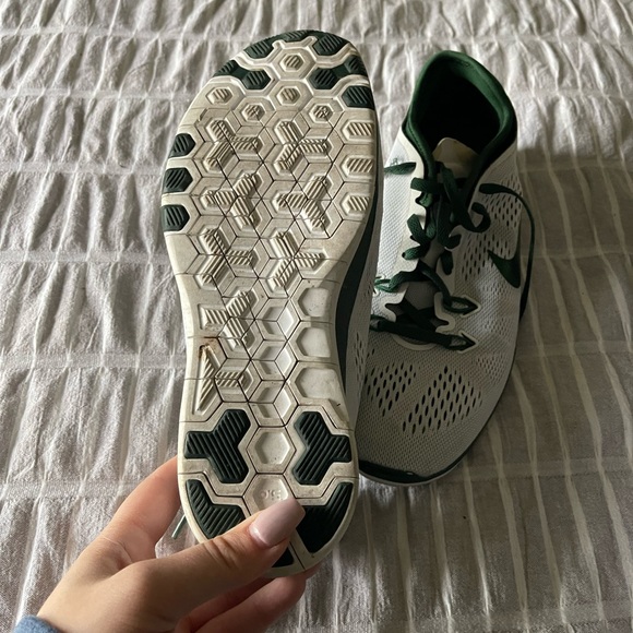 White & Green Nike Trainers - Picture 3 of 6